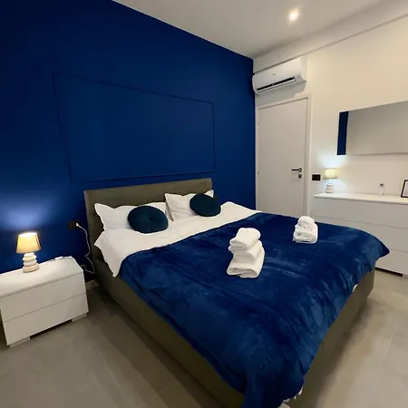 Emerald Apartment *